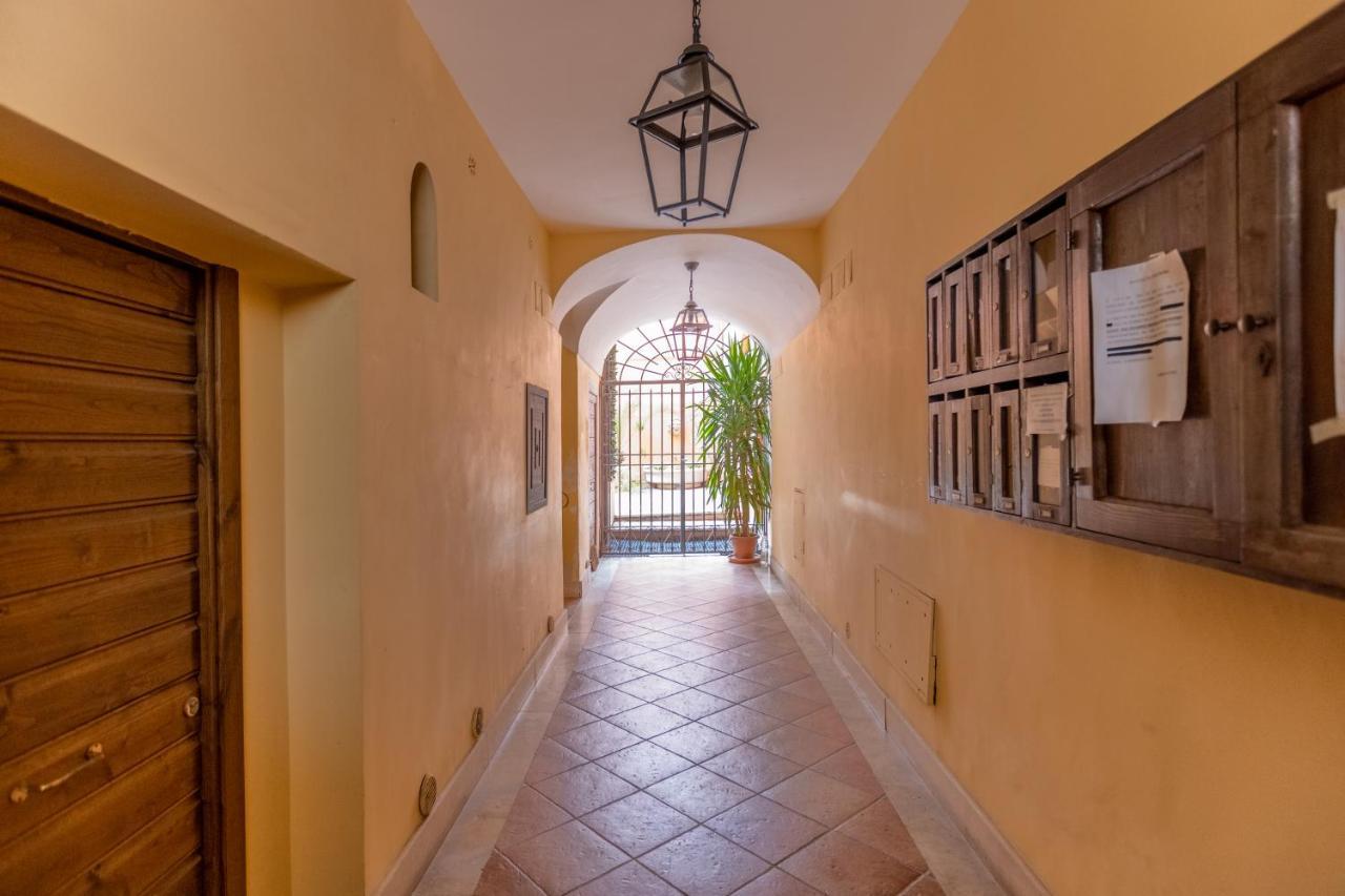 Vg Trevi Fountain 5 Stelle Elegant Apartment Рим Экстерьер фото
